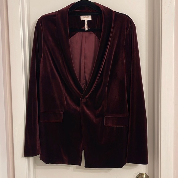 Laundry By Shelli Segal Jackets & Blazers - Burgundy velvet blazer